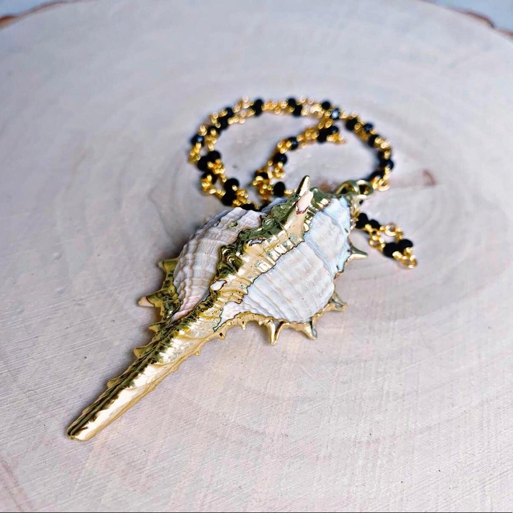 Golden Alba Pendant Necklace - Picture 2 of 6